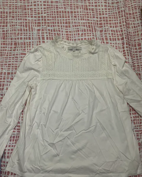 Blusa tipo romantica marca Loft