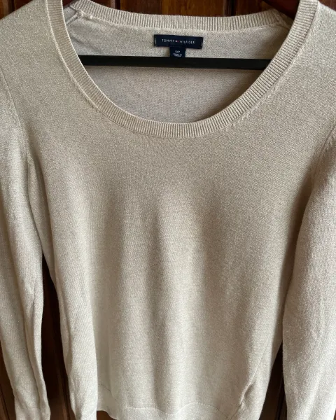 Sweater liviano dorado Tommy Hilfiger