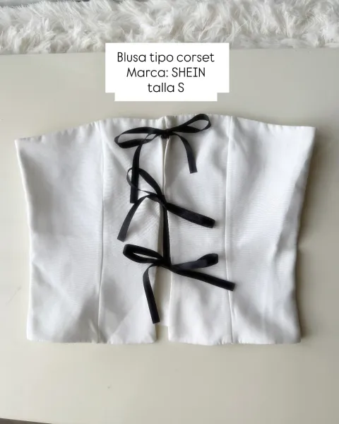 Blusa tipo corset