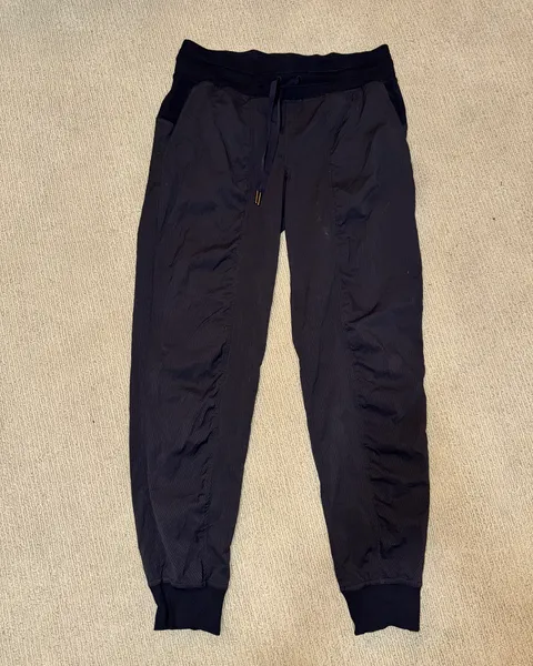 Buzo Lululemon talla S🖤