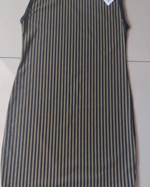 Vestido talla M nuevo.