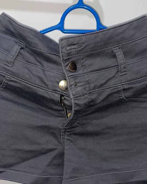 Short Gris corto